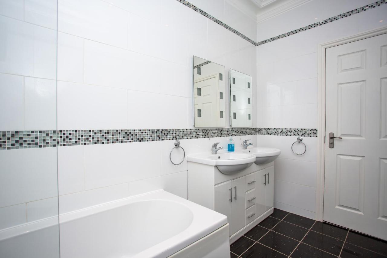 Roker Sea Front Apartments By #Shortstaysaway Sunderland  Exterior photo